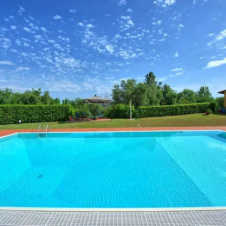 Sleeps 8 Pool Wifi Villa