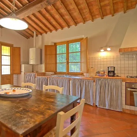 Villa Sleeps 8 Pool Wifi Legoli
